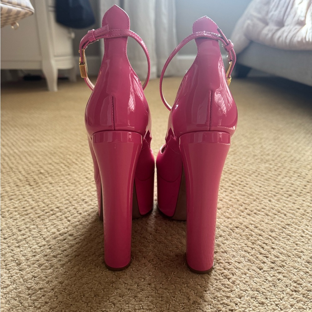 Valentino Garavani Tan-go Pumps - Picture 4 of 5